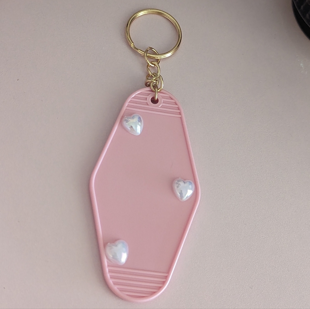 Pink & White Faux Pearl Heart Acrylic Motel Keychain New!